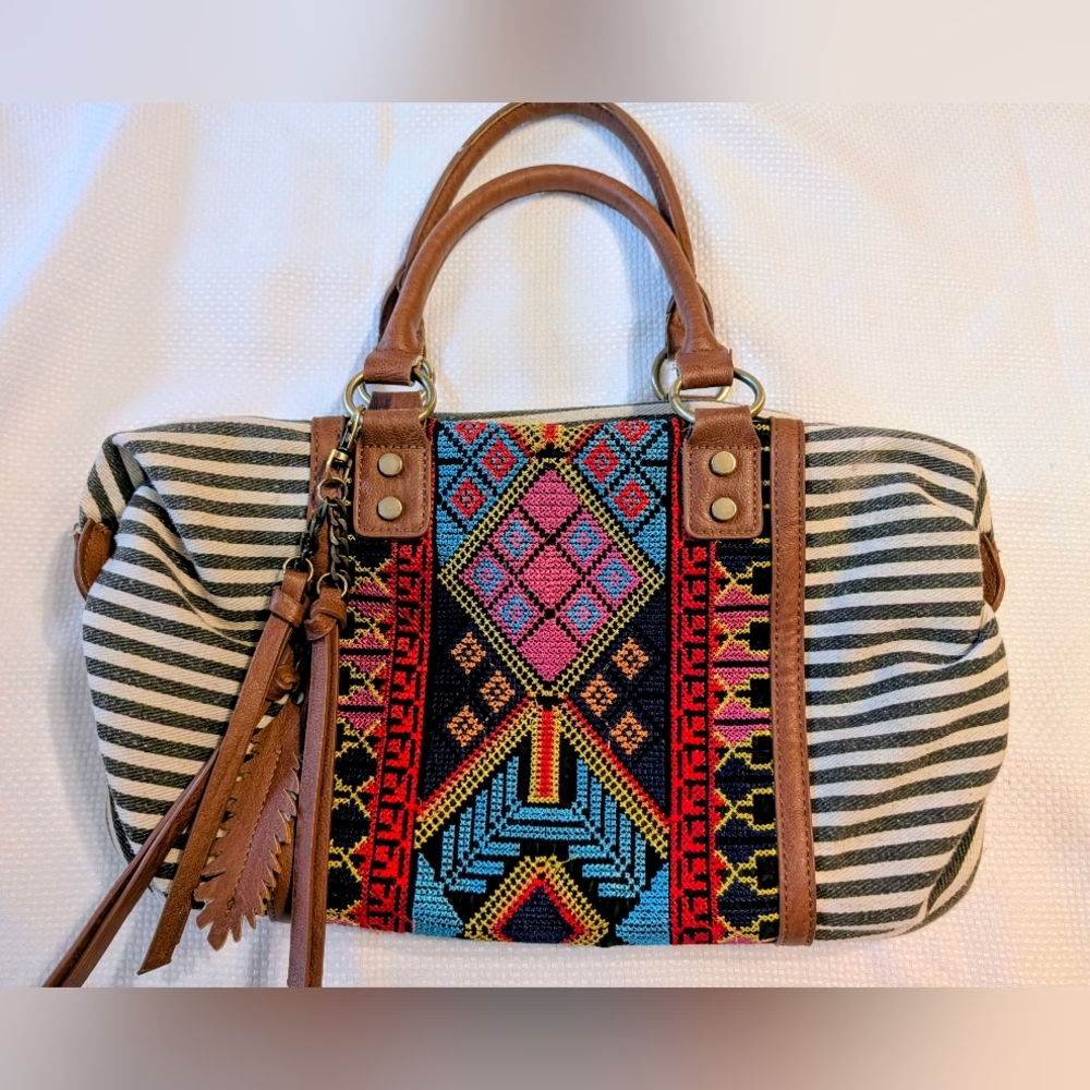 MMS Shoulder Purse; Embroidered Aztec BOHO Style